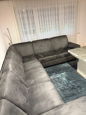 Eine sehr gepflegte Eckcouch mit Bettfunktion Bild 2