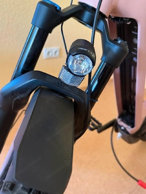 E-Bike Cube Reaction Hybride Pro 625 Neuwertiger Zustand Bild 3