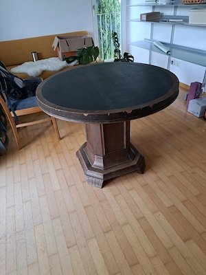 Esstisch aus Holz.  Bild 3