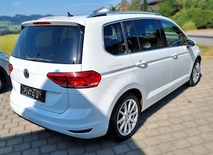 VW Touran Highline**in Außerordentlichen gutem Zustand**Automatik**AHK Bild 3