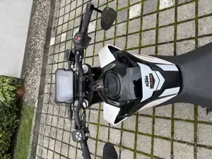 KTM 390 Duke Bild 2