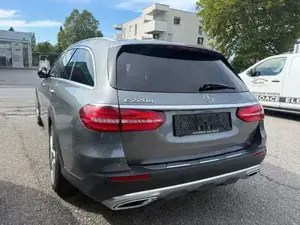 Mercedes-Benz E-Klasse Bild 9