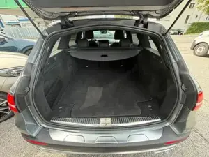 Mercedes-Benz E-Klasse Bild 10