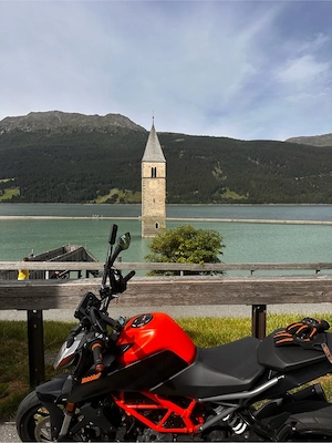 KTM Duke 125 Motorrad  Bild 3