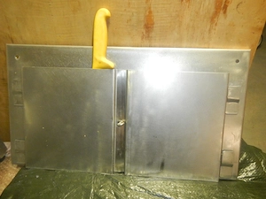 Messerhalter aus Edelstahl            für Wandmontage