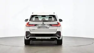 BMW iX1 xDrive30 M Sportpaket // Head-Up // DAB-Tuner Bild 3