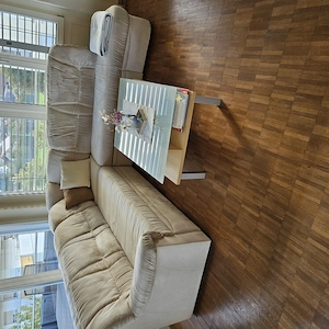Couch und Tisch  zu verschenken 