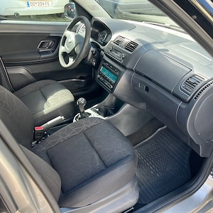 Skoda Roomster 1.6 TDI Klima PDC TüV Pickerl 03.27+4M Mehrzweckfahrzeug   Bild 9