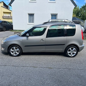 Skoda Roomster 1.6 TDI Klima PDC TüV Pickerl 03.27+4M Mehrzweckfahrzeug   Bild 4