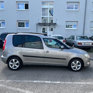 Skoda Roomster 1.6 TDI Klima PDC TüV Pickerl 03.27+4M Mehrzweckfahrzeug   Bild 5
