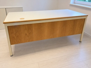 hochwertiger Bürotisch der Qualitätsmarke Bene Bild 2