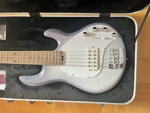 **Music Man StingRay Special 5 Saiter, Snowy Night, inklusive Koffer** Bild 2