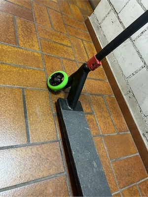 Verkaufe meinen stuntscooter Bild 4