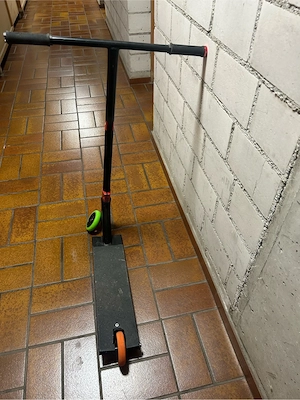 Verkaufe meinen stuntscooter Bild 2