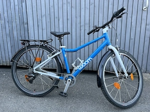 Woom 5, blau   inkl. Racktime Gepäckträger, Korb & SKS Schutzbleche
