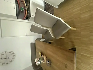 Essbank und Stühle Bild 3