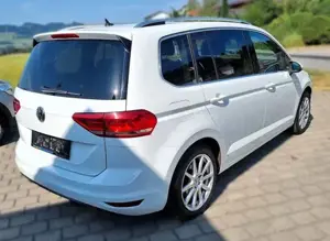 VW Touran Highline**in Außerordentlichen gutem Zustand**Automatik**AHK Bild 3