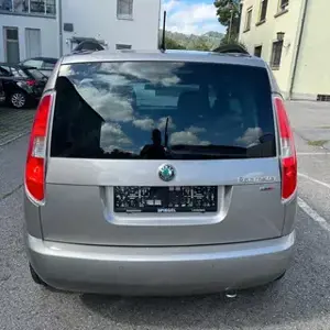 Skoda Roomster 1.6 TDI Klima PDC TüV Pickerl 03.27+4M Mehrzweckfahrzeug   Bild 8