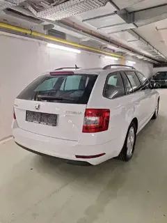 Skoda Octavia Combi TDI DSG Bild 4