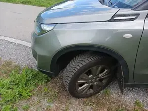 Suzuki Vitara 1,4 GL+ DITC Hybrid ALLGRIP shine SUV   Geländewagen Bild 6