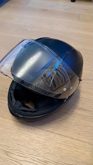 Motorradbekleidung inkl. Helm Bild 4