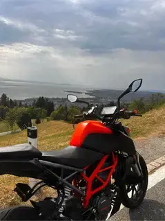 KTM Duke 125 Motorrad  Bild 2