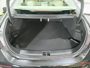 Mercedes-Benz E-Klasse Bild 12