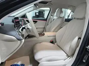 Mercedes-Benz E-Klasse Bild 10