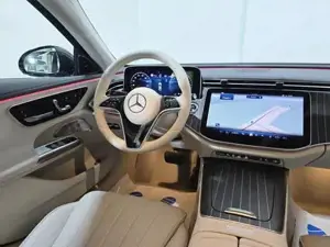 Mercedes-Benz E-Klasse Bild 8