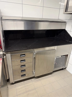 Pizza Station mit Kühlung Bild 3