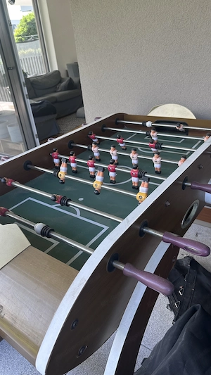 Fußball Tisch, Tischkicker , massiv inkl, Bällen Bild 3