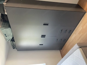 Kleiderschrank dunkelgrau 5 Monate alt