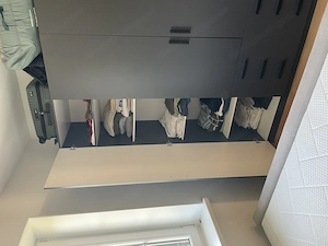 Kleiderschrank dunkelgrau 5 Monate alt Bild 5