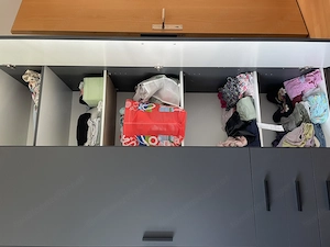 Kleiderschrank dunkelgrau 5 Monate alt Bild 3