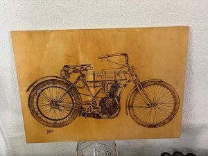 Handgefertigte Pyrographien   Brandmalerei auf Holz   Harley-Davidson & Ariel Bild 2