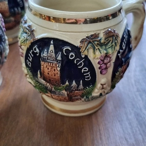 FLOHMARKT Vintage Steingut-Becher mit Burgenmotiven Bild 3
