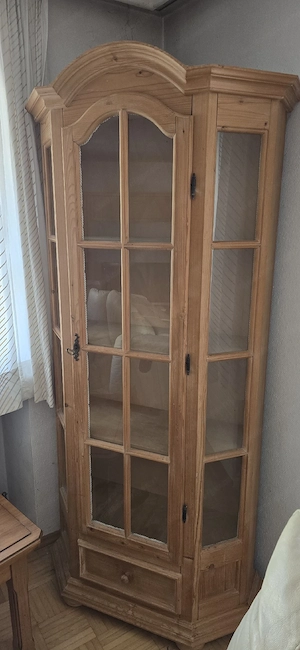 antiker Kasten Bild 2