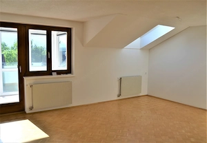 Lichtdurchflutete 3-Zimmer-Dachgeschosswohnung mit Wintergarten in Bludesch Bild 2