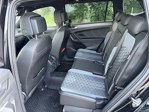 VW Tiguan Allspace R-Line 2.0 TDI 4Motion DSG | PANO | IQ.LIGHT | AHK | Black Style Bild 8