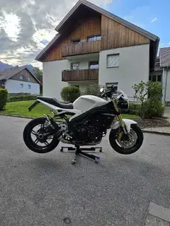 Triumph Speed Triple 1050 Bild 2