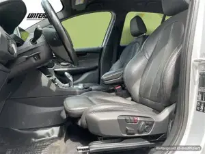 BMW 220d xDrive Sport Line // Anhängerkupplung // Driving Assi Plus // Rückfahrkamera Bild 9