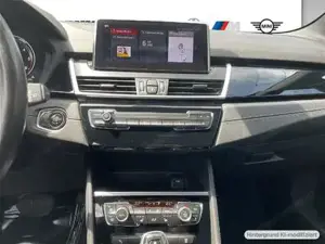 BMW 220d xDrive Sport Line // Anhängerkupplung // Driving Assi Plus // Rückfahrkamera Bild 7