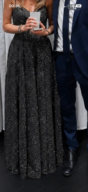 Maturaballkleid, Mascara London, glitzer