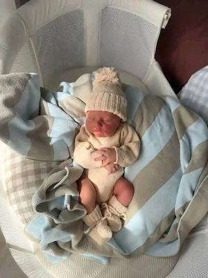 Wunderschöne, lebensgroße Silikonbabys zur Adoption Bild 2