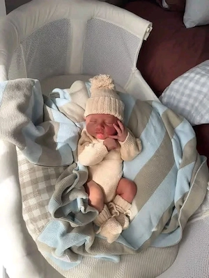 Wunderschöne, lebensgroße Silikonbabys zur Adoption Bild 3