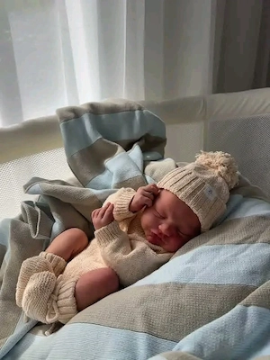 Wunderschöne, lebensgroße Silikonbabys zur Adoption