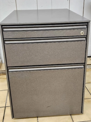 Robuster, schwerer Profi Rollcontainer  Bild 3