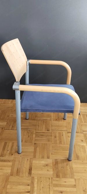 Stapelstühle Bild 4