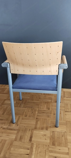 Stapelstühle Bild 3