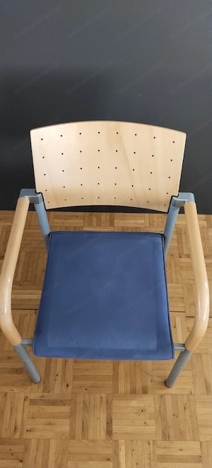 Stapelstühle Bild 2
